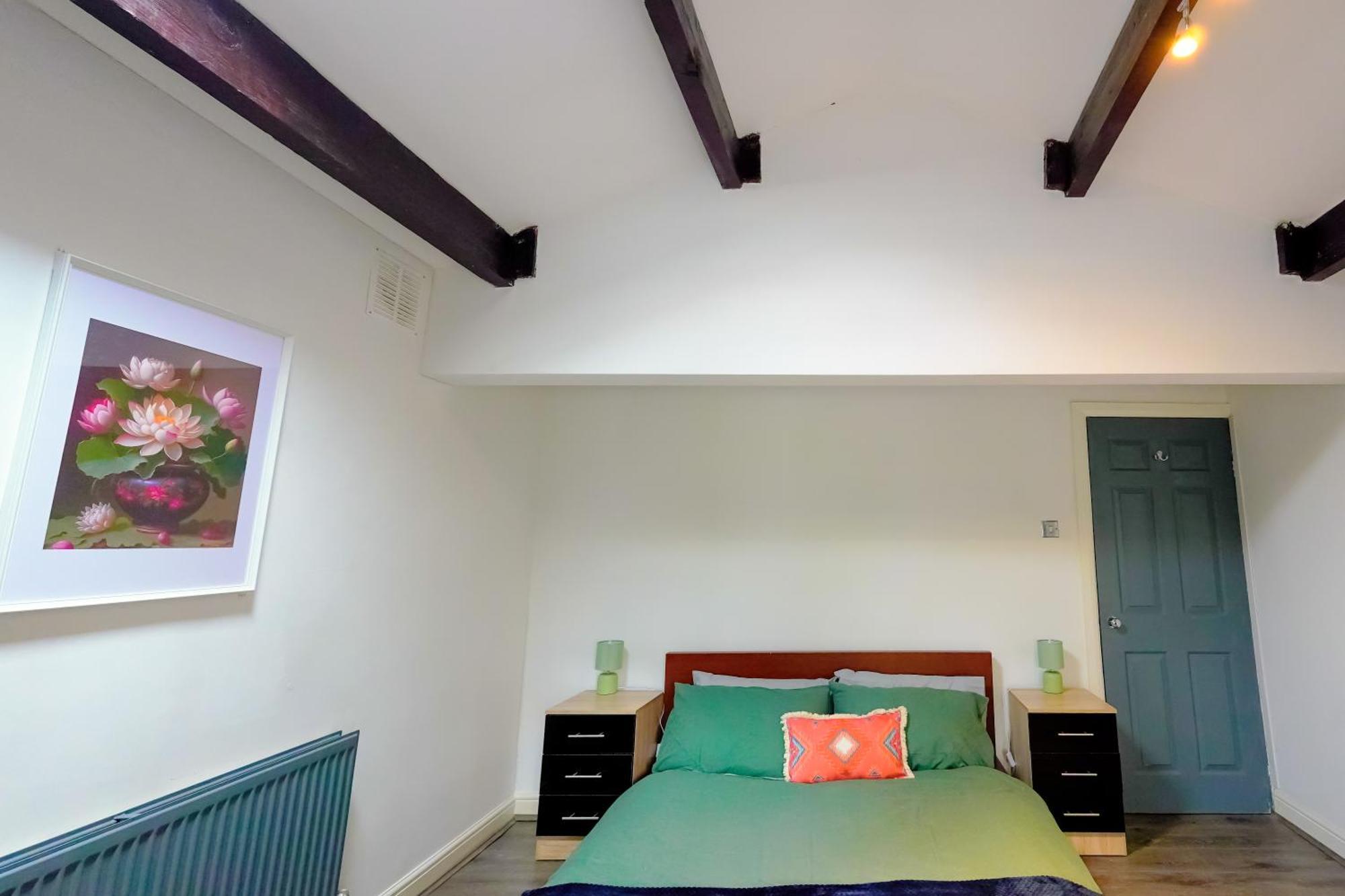 Headingley 2 Bedroom Flat Near Universities Shops& Park Apartment